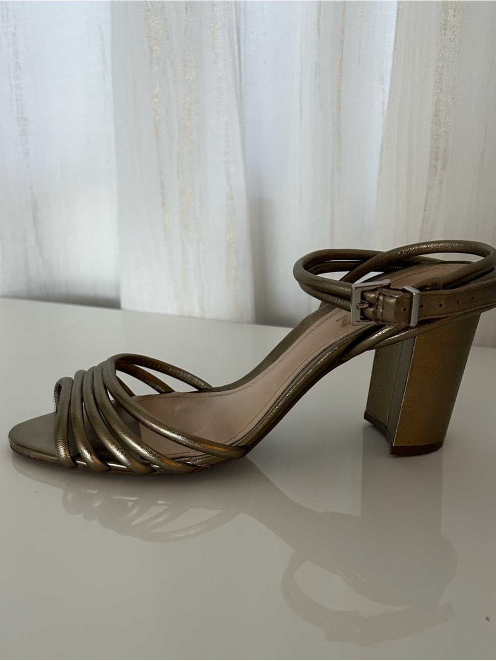 SCHUTZ Metallic Gold Multi-Strap Block Heel Sandal Size 7,5